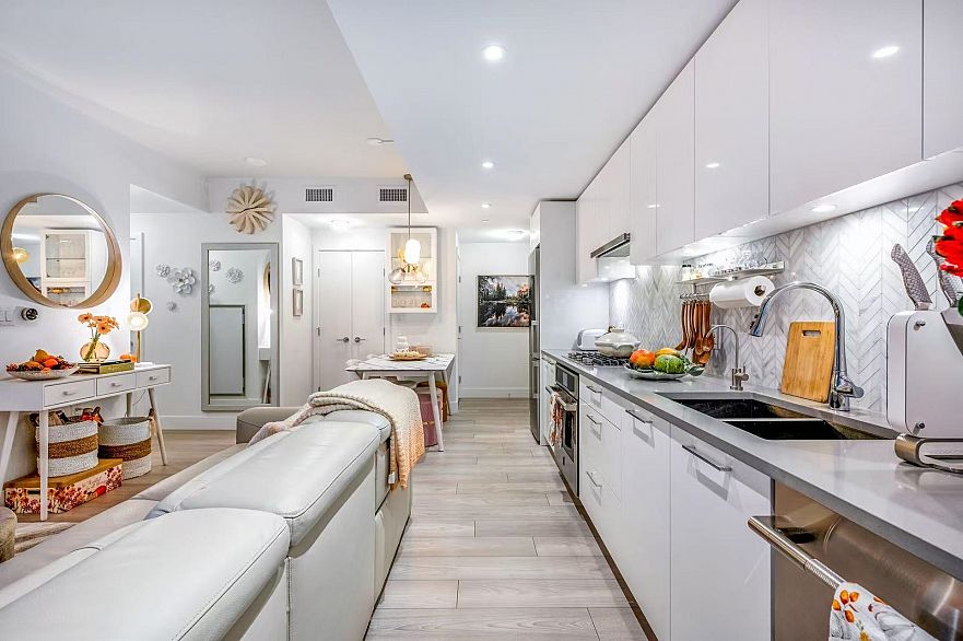 411 3581 E Kent Avenue North