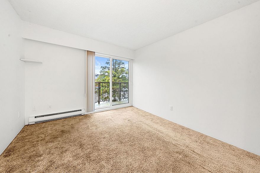 204 3136 Kingsway