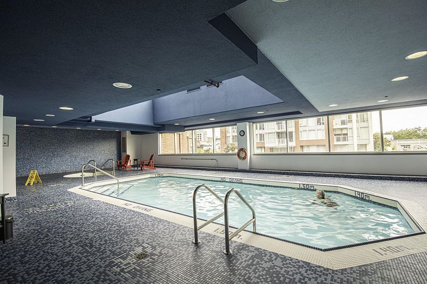 2510 63 Keefer Place