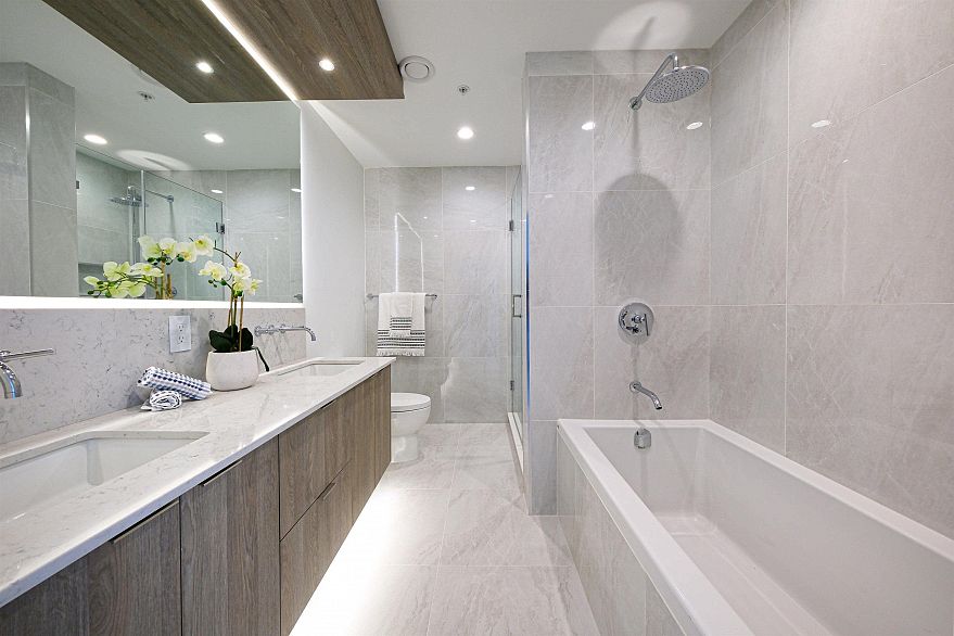 602 7638 Cambie Street