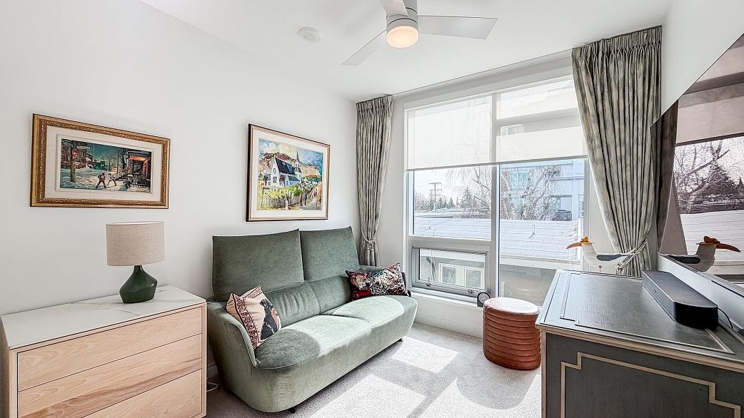 301 4988 Cambie Street