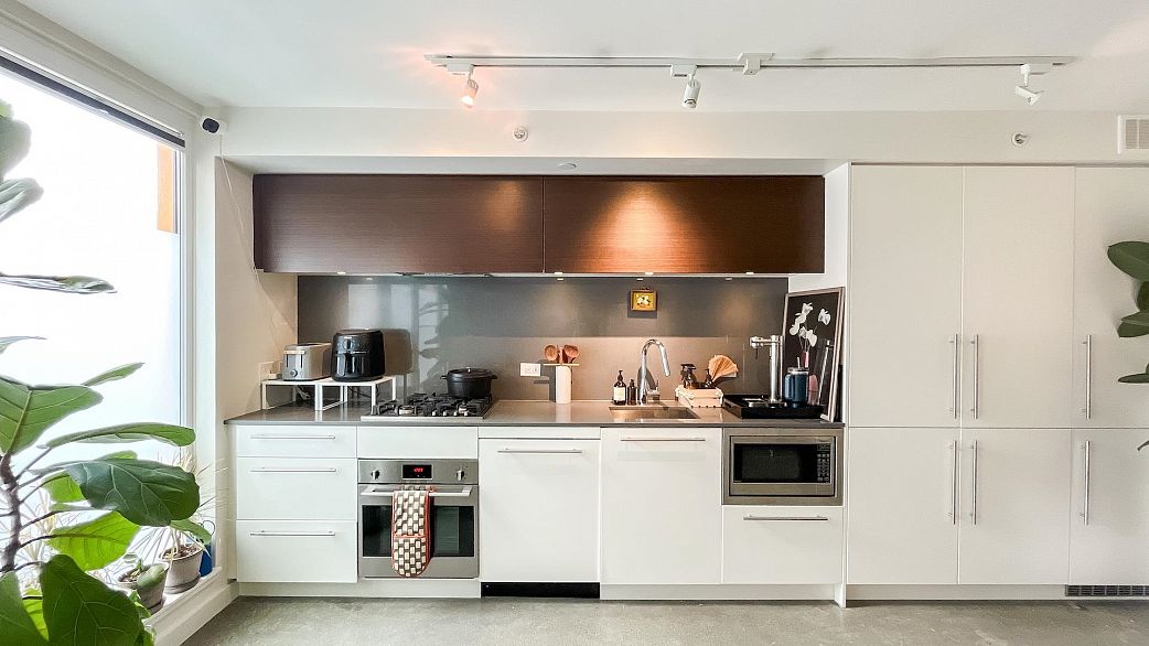 310 150 E Cordova Street