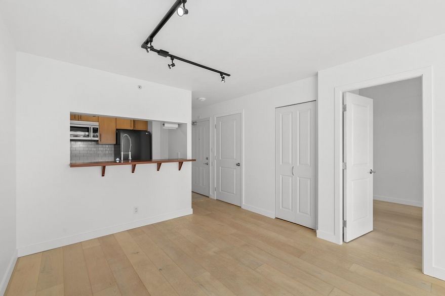 610 3660 Vanness Avenue