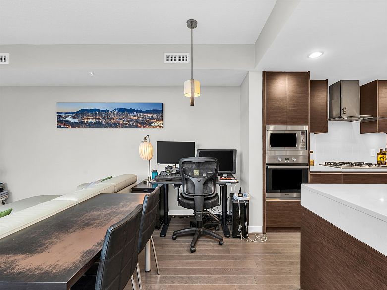 511 508 W 29th Avenue