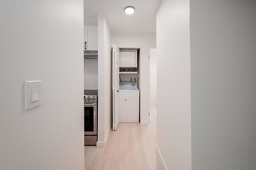 104 1147 Nelson Street