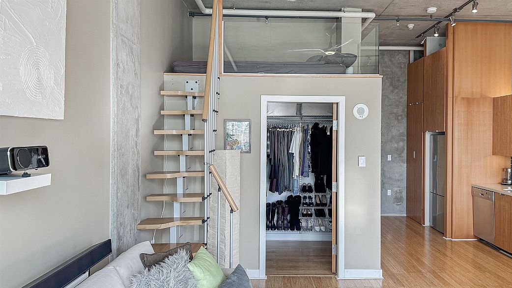 304 495 W 6th Avenue