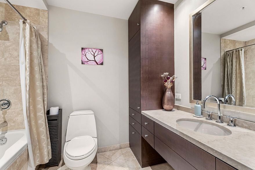 3403 938 Nelson Street