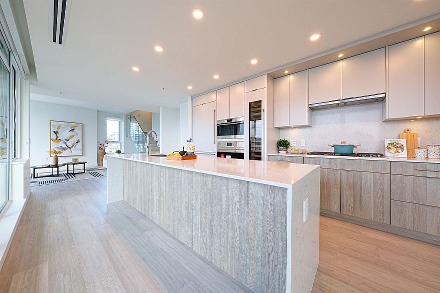 602 7638 Cambie Street