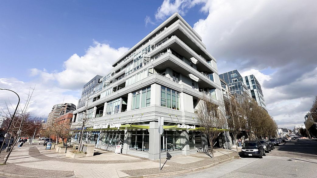 304 495 W 6th Avenue