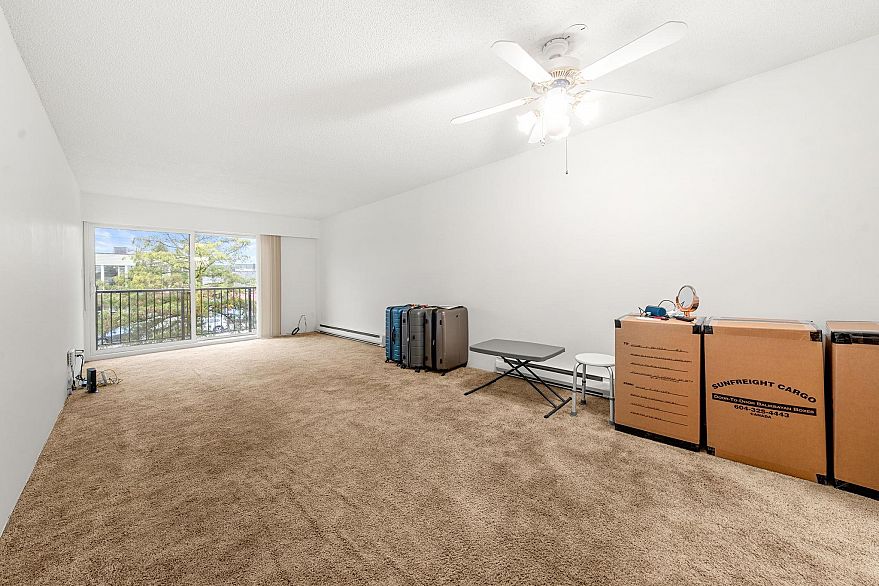 204 3136 Kingsway