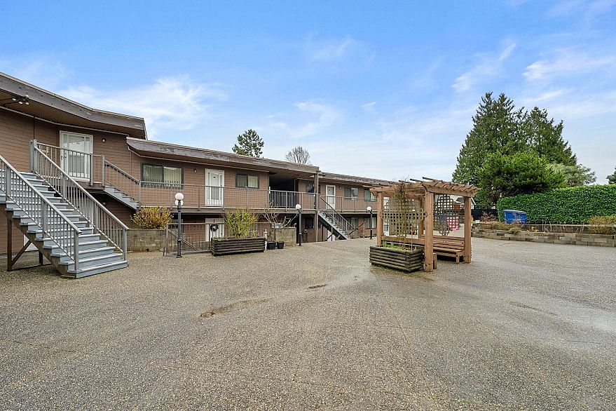 204 3136 Kingsway