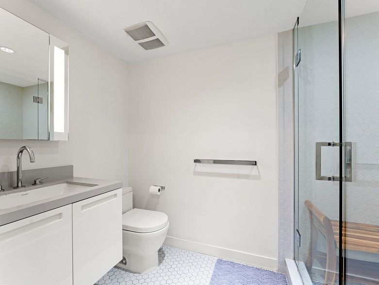 1207 188 Keefer Street