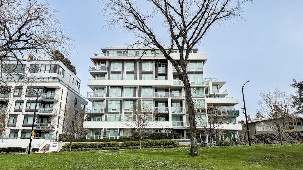 301 4988 Cambie Street