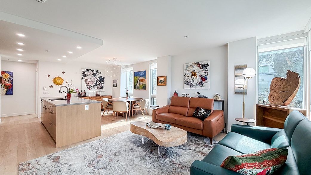 301 4988 Cambie Street