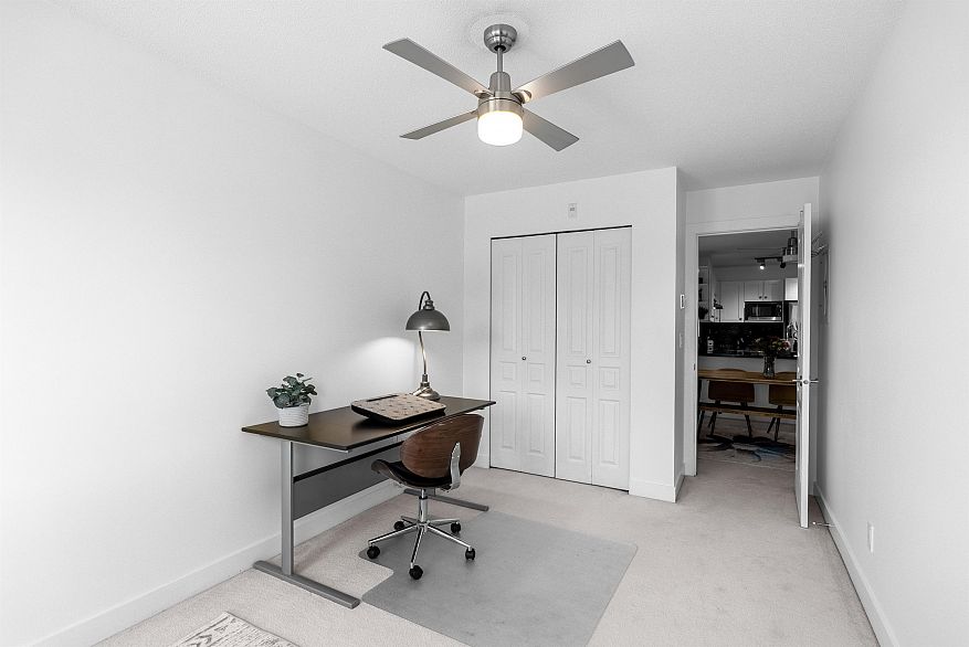 206 4550 Fraser Street