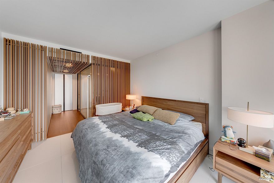 1603 1033 Nelson Street