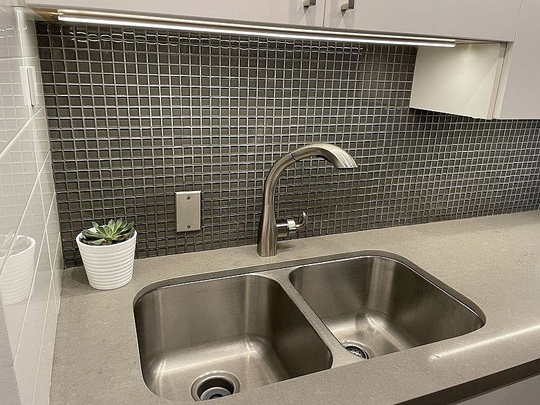 205 1515 E 5th Avenue