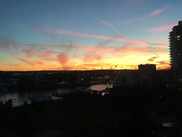 603 455 Beach Crescent