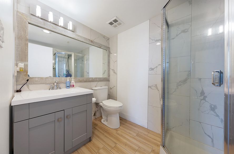 2404 1188 Howe Street