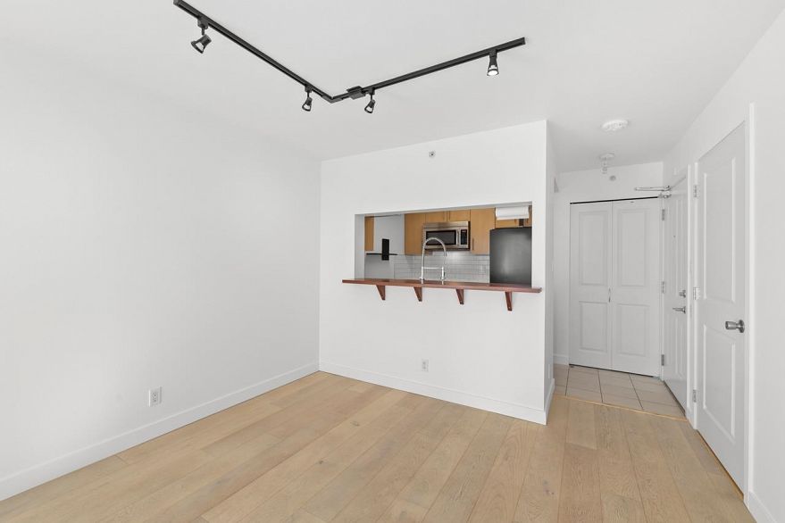 610 3660 Vanness Avenue