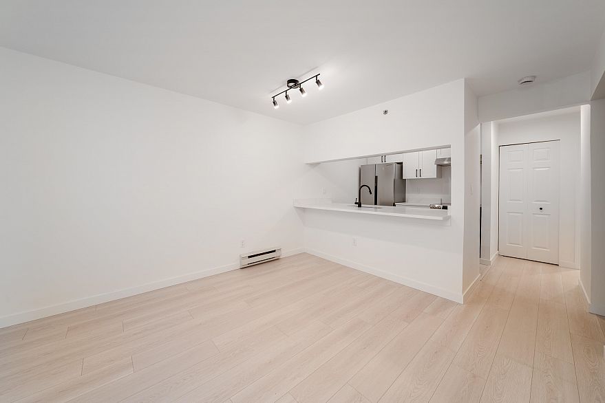 104 1147 Nelson Street