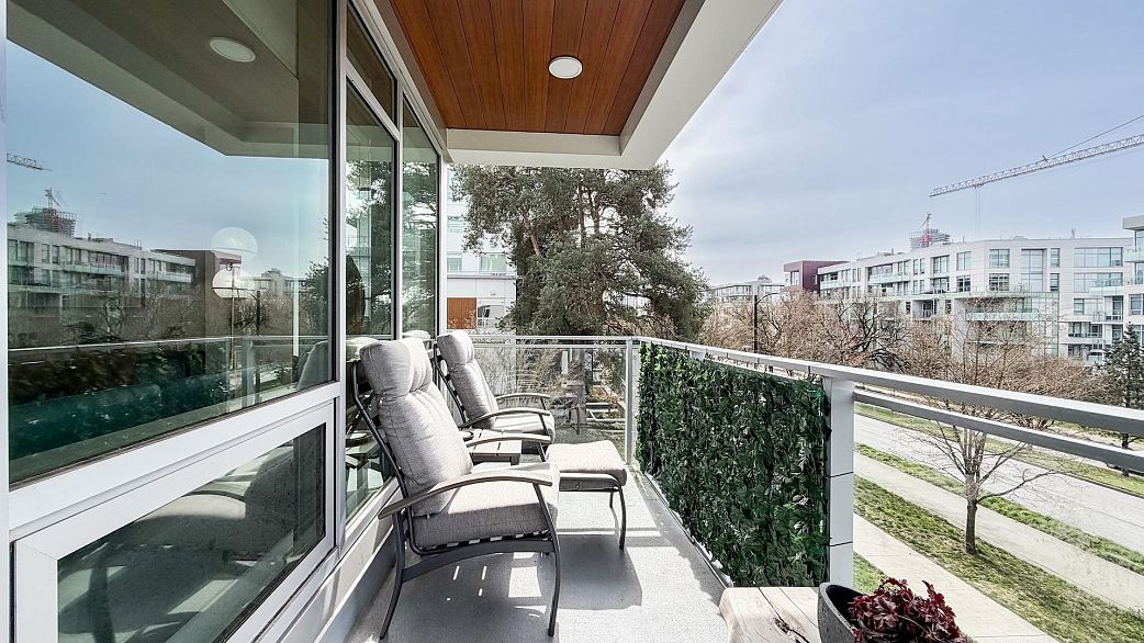 301 4988 Cambie Street