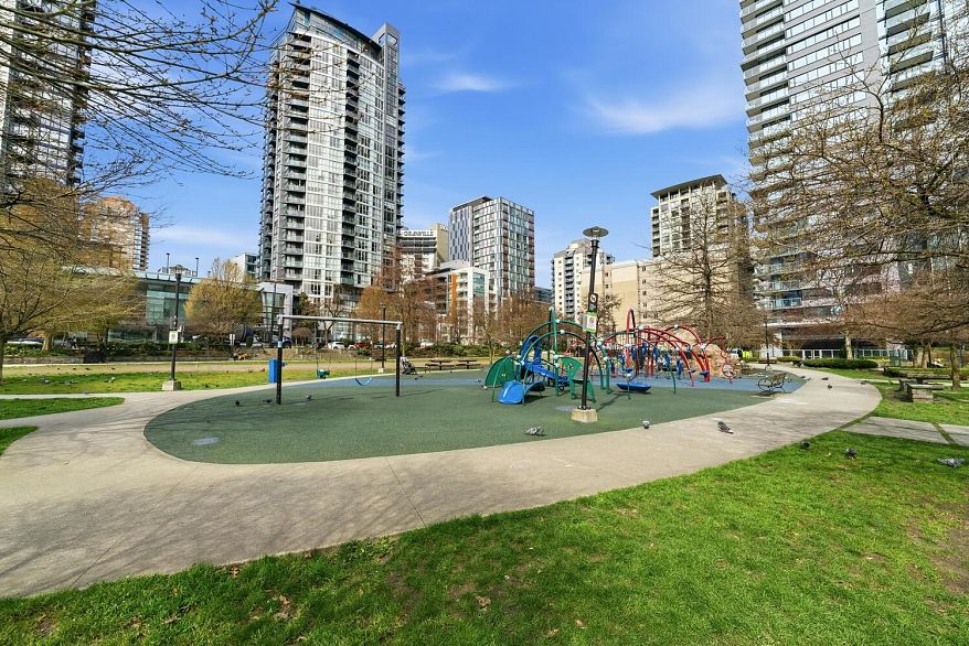 1707 1082 Seymour Street