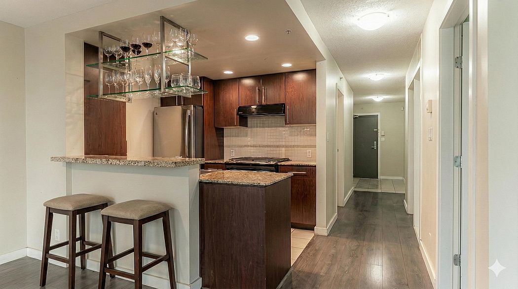 1802 455 Beach Crescent