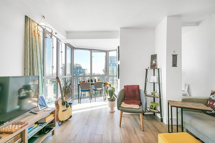 2404 1188 Howe Street