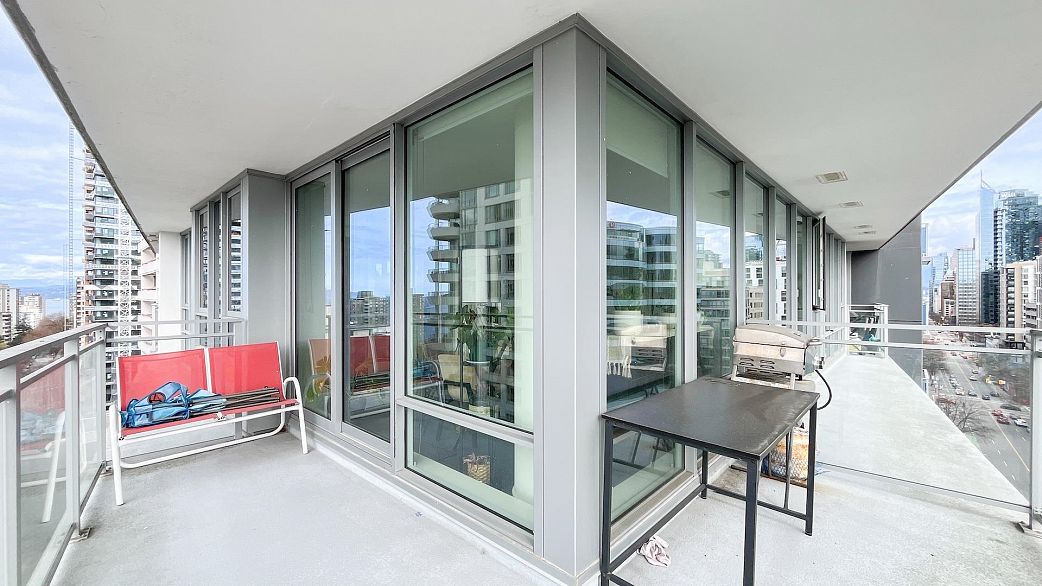 1706 1009 Harwood Street