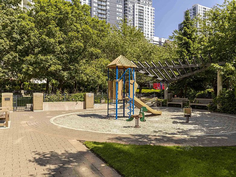 809 5380 Oben Street