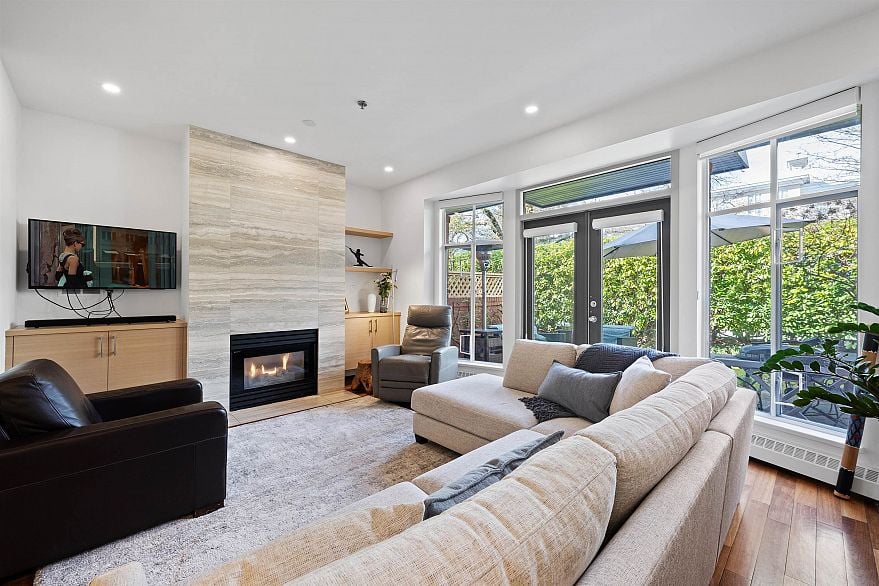 12 5880 Hampton Place