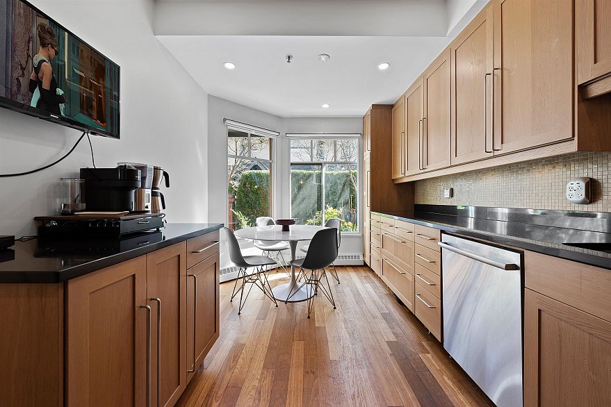 12 5880 Hampton Place