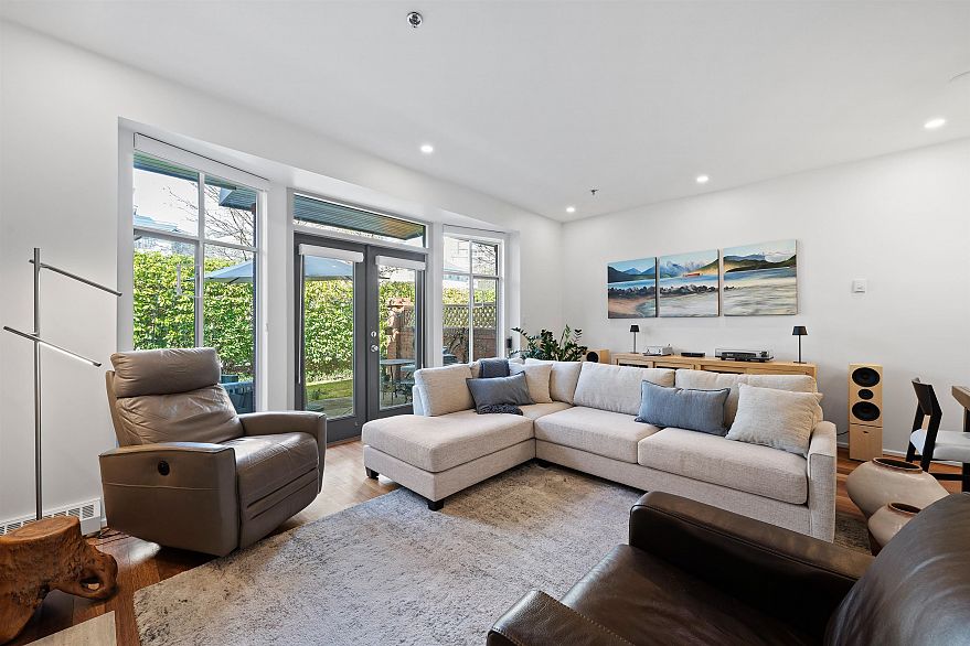 12 5880 Hampton Place