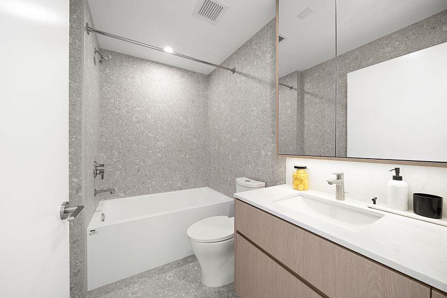 305 5212 Cambie Street