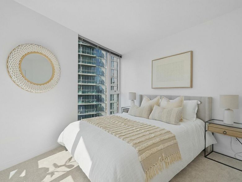 1109 233 Robson Street