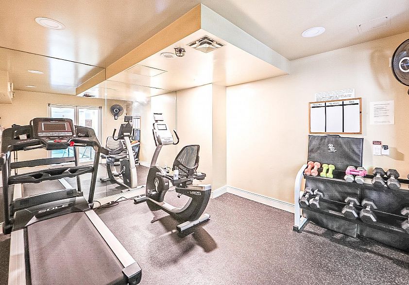 412 618 W 45th Avenue