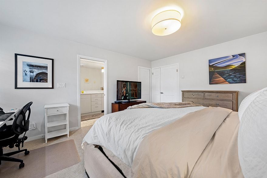 12 5880 Hampton Place