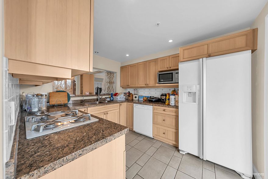 412 618 W 45th Avenue