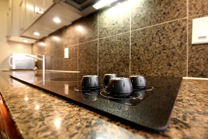 1405 1333 W GEORGIA STREET, Vancouver BC V6E 4V3