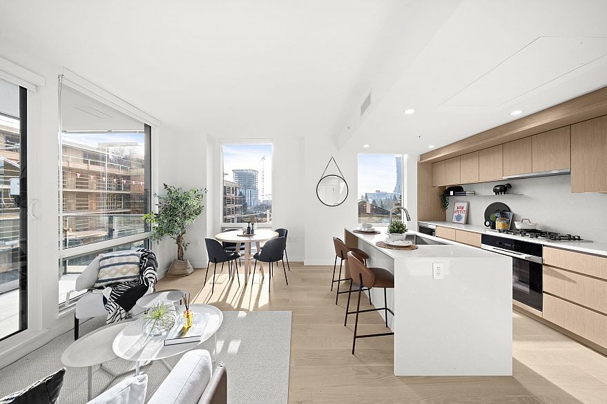 305 5212 Cambie Street