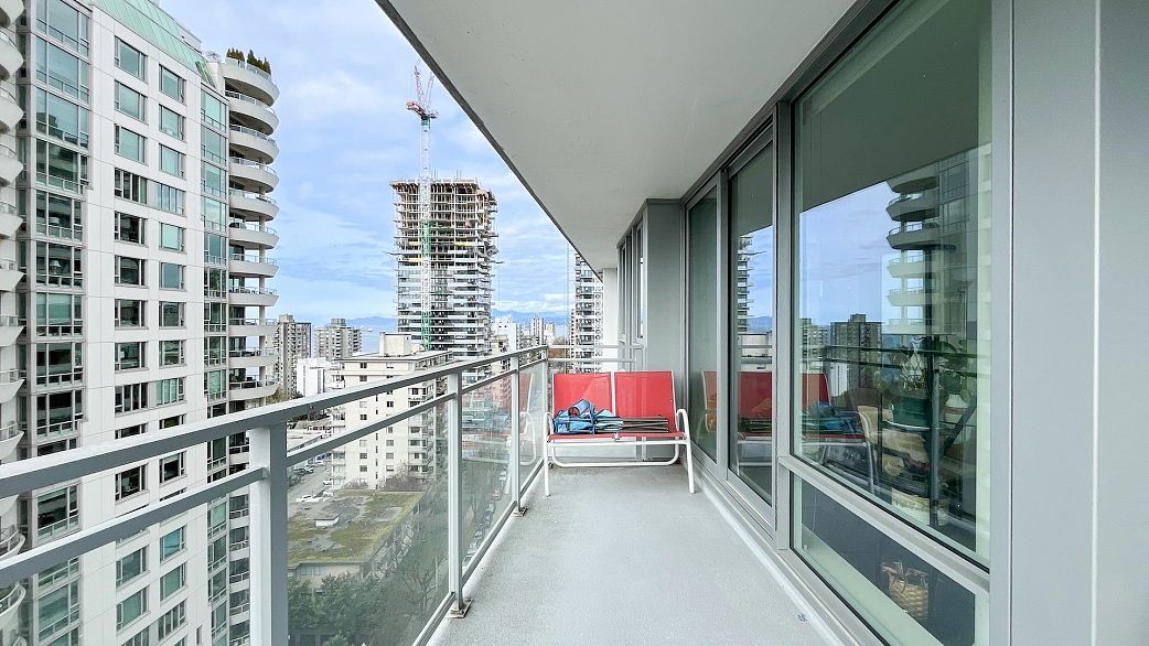 1706 1009 Harwood Street