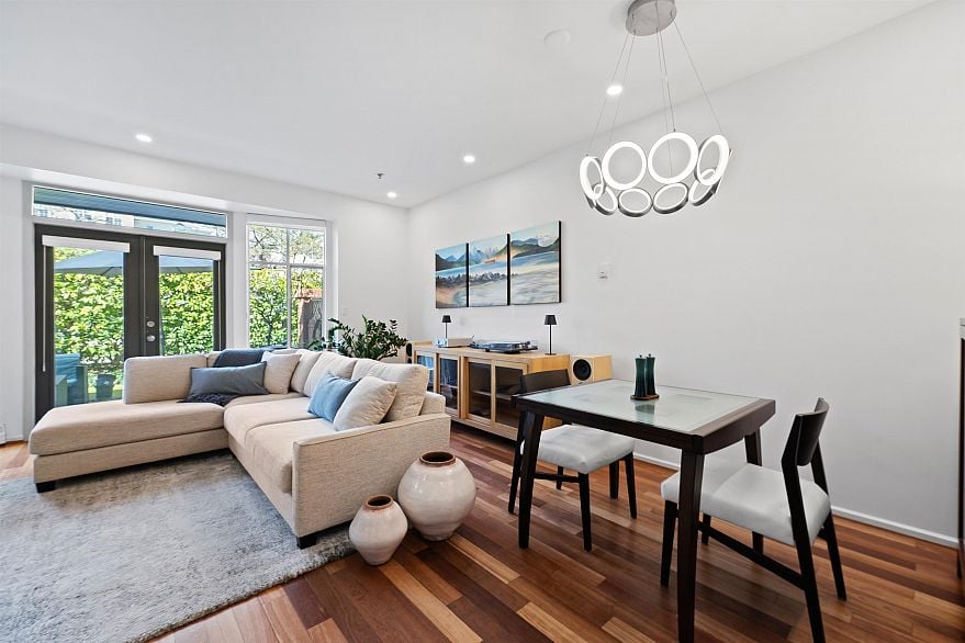 12 5880 Hampton Place