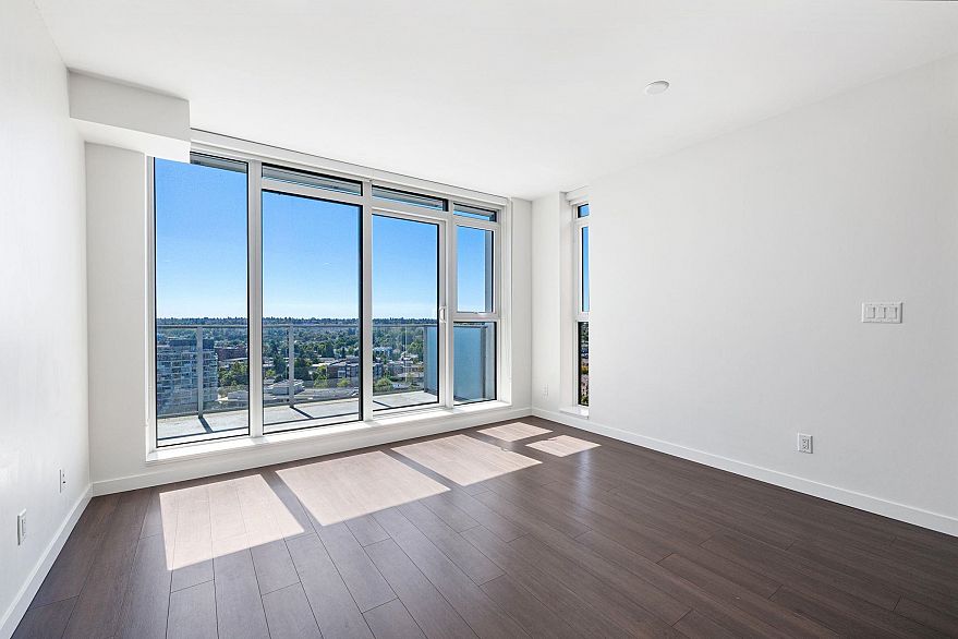 2209 285 E 10th Avenue