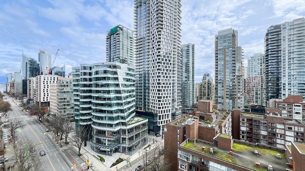 1706 1009 Harwood Street