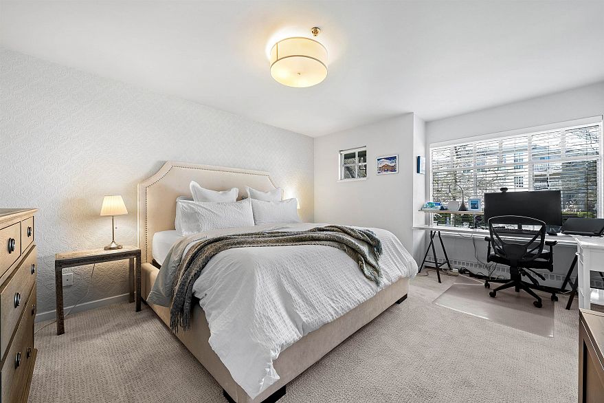 12 5880 Hampton Place