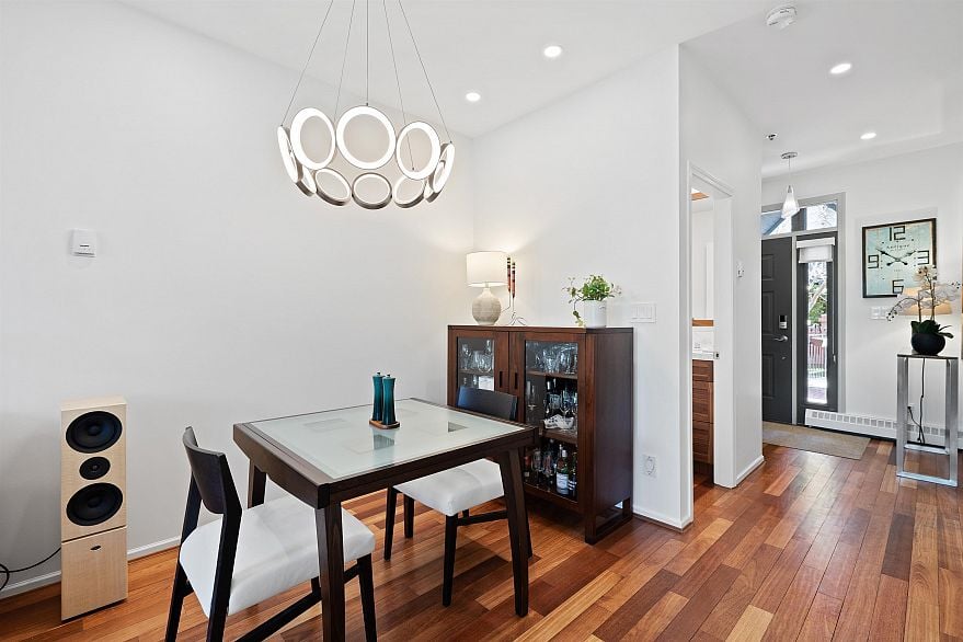 12 5880 Hampton Place