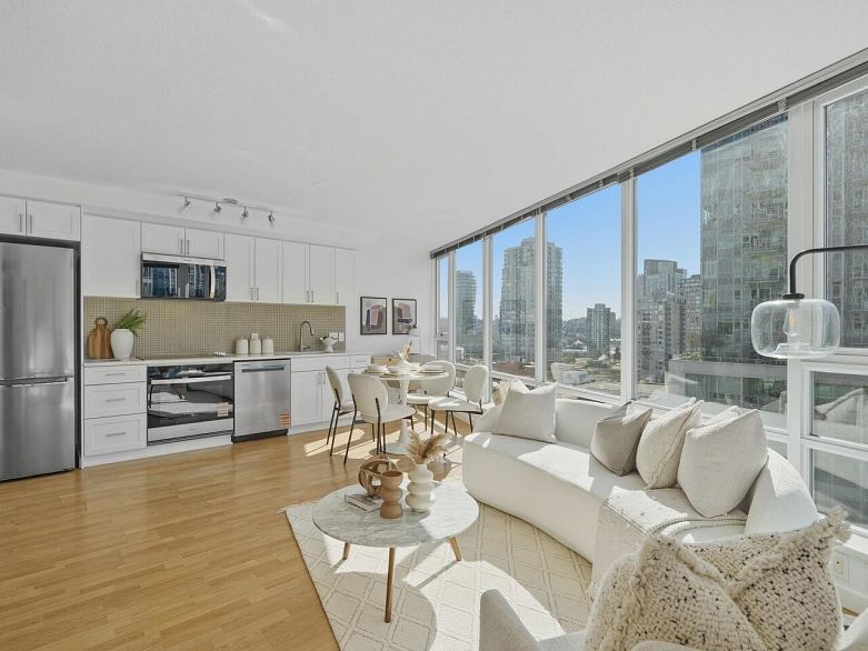 1109 233 Robson Street