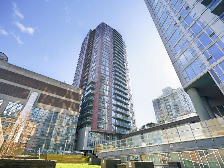 1109 233 Robson Street