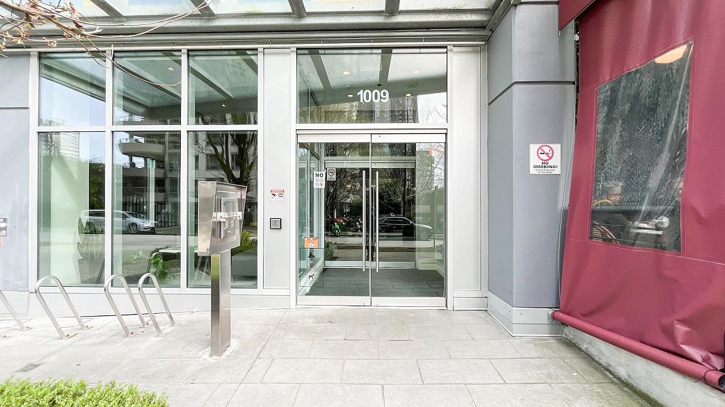 1706 1009 Harwood Street